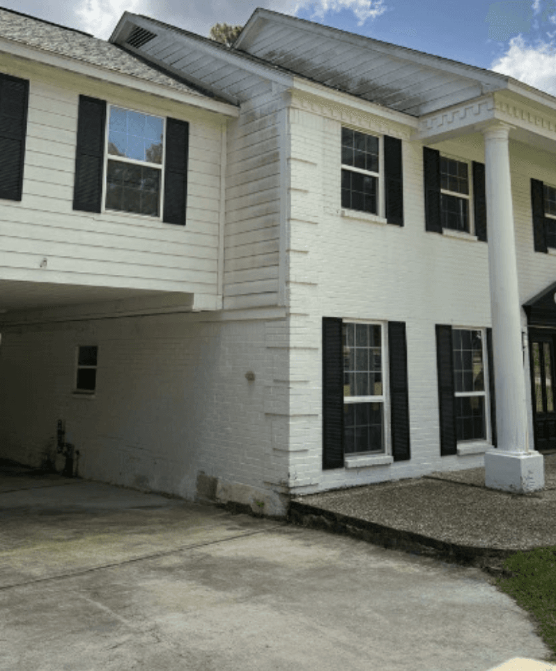 Dirty House Before Full Exterior Restoration